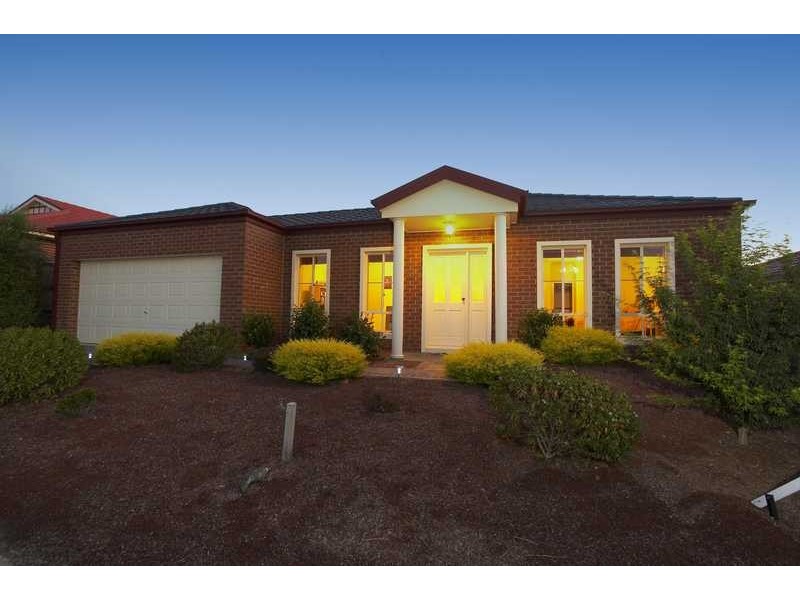 22 Ellesse Way, Berwick VIC 3806