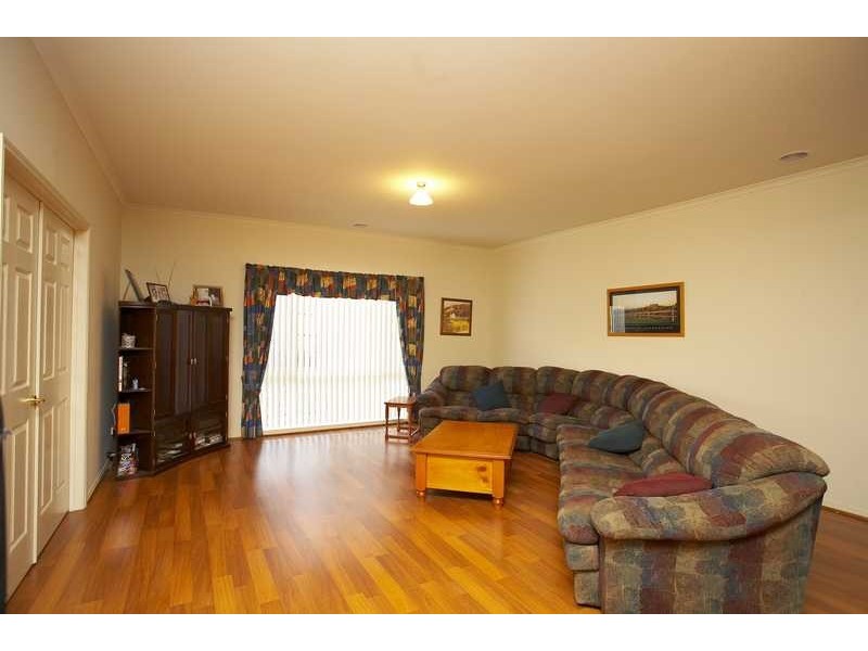 22 Ellesse Way, Berwick VIC 3806