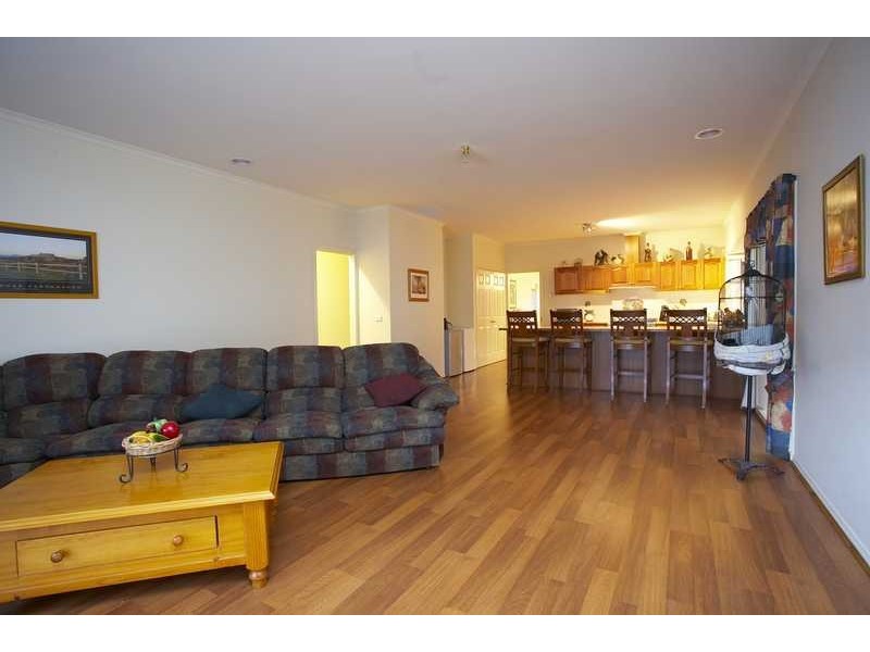 22 Ellesse Way, Berwick VIC 3806