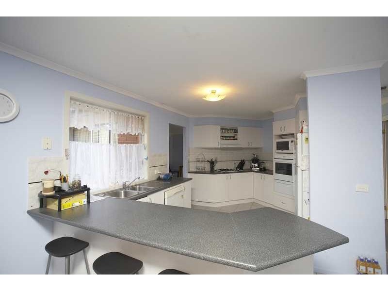6 Hartsmere drive, Berwick VIC 3806