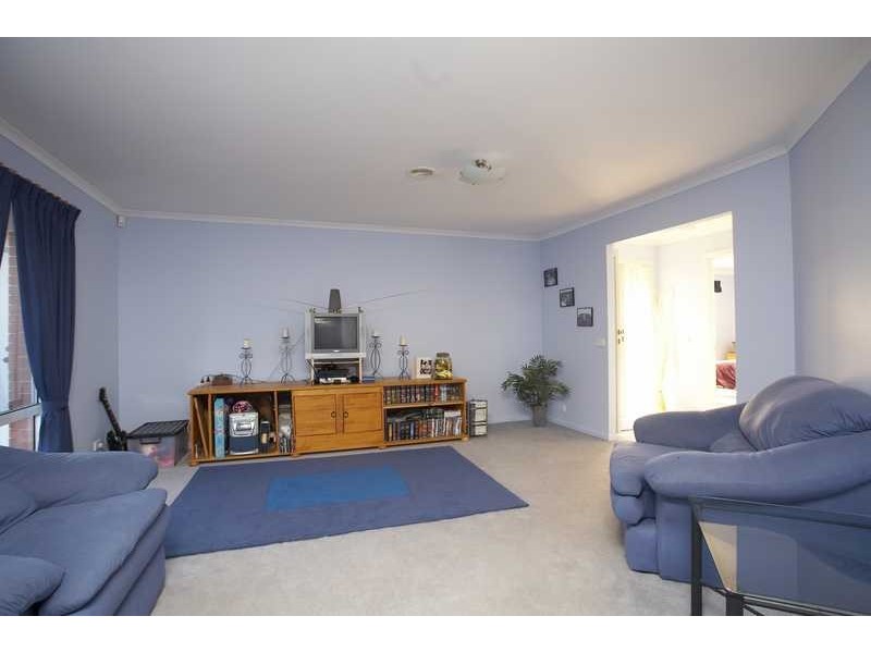 6 Hartsmere drive, Berwick VIC 3806
