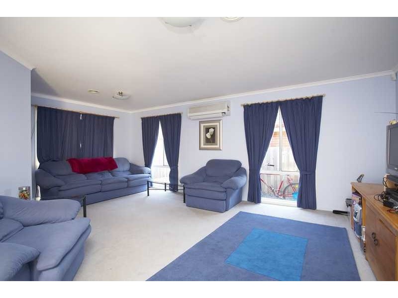 6 Hartsmere drive, Berwick VIC 3806