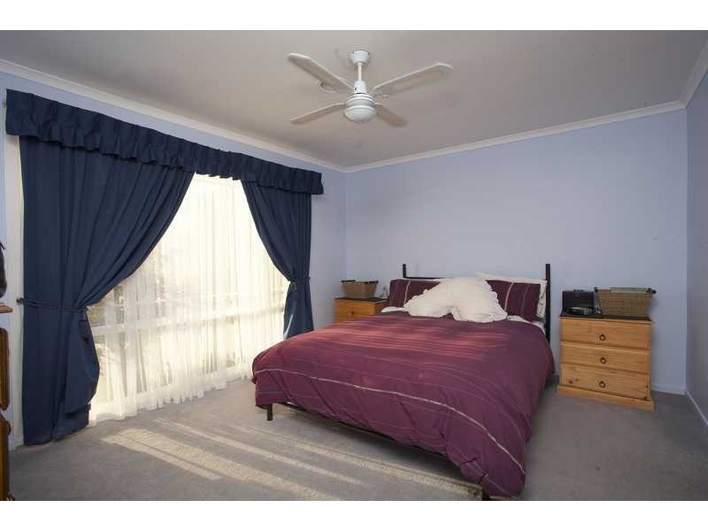6 Hartsmere drive, Berwick VIC 3806