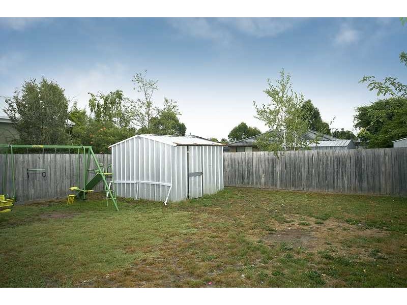 16 Theodore Terrace, Berwick VIC 3806