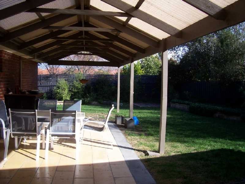 2 Tenandra Court, Berwick VIC 3806