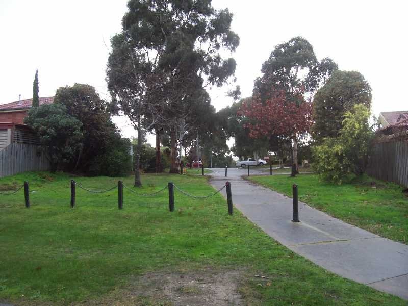 2 Tenandra Court, Berwick VIC 3806