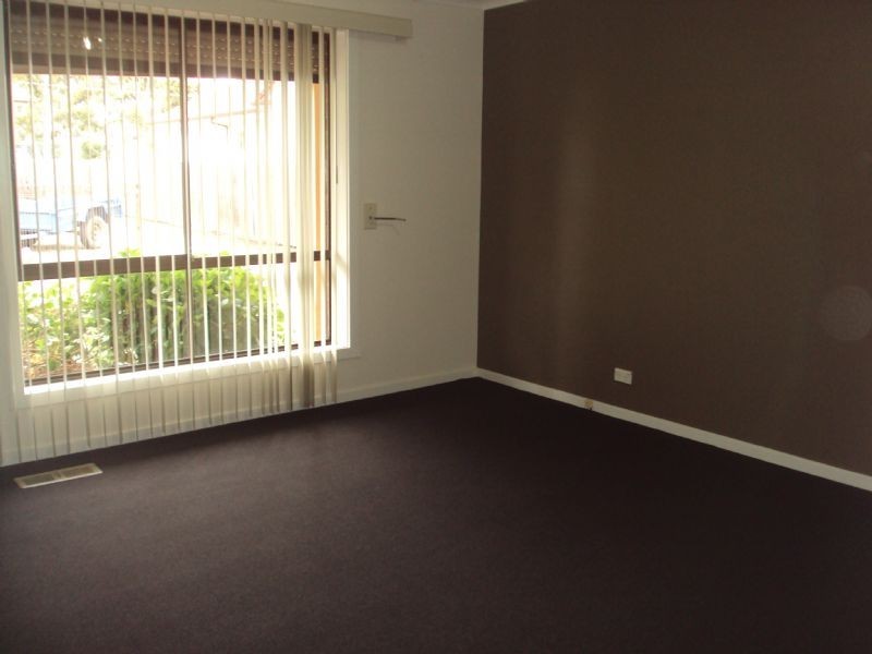 2/15 Spring Street, Thomastown VIC 3074