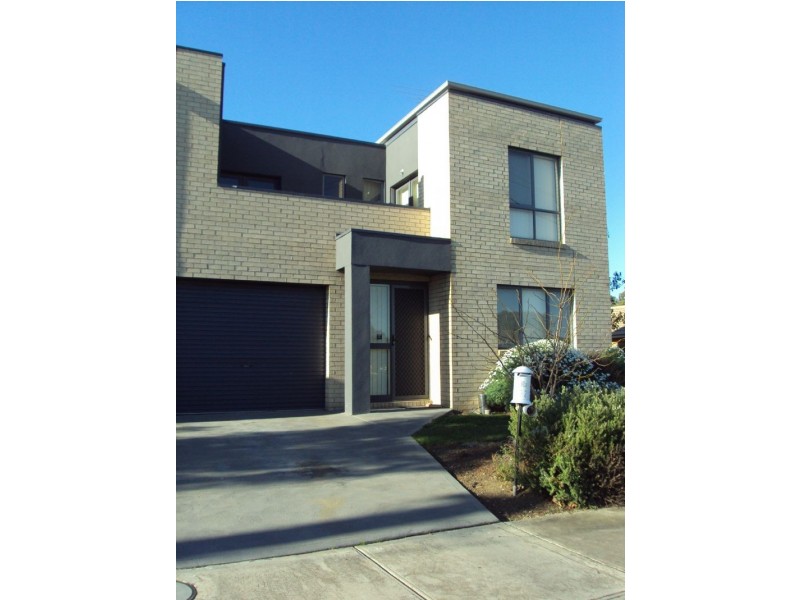 67 Pommel Crescent, Epping VIC 3076