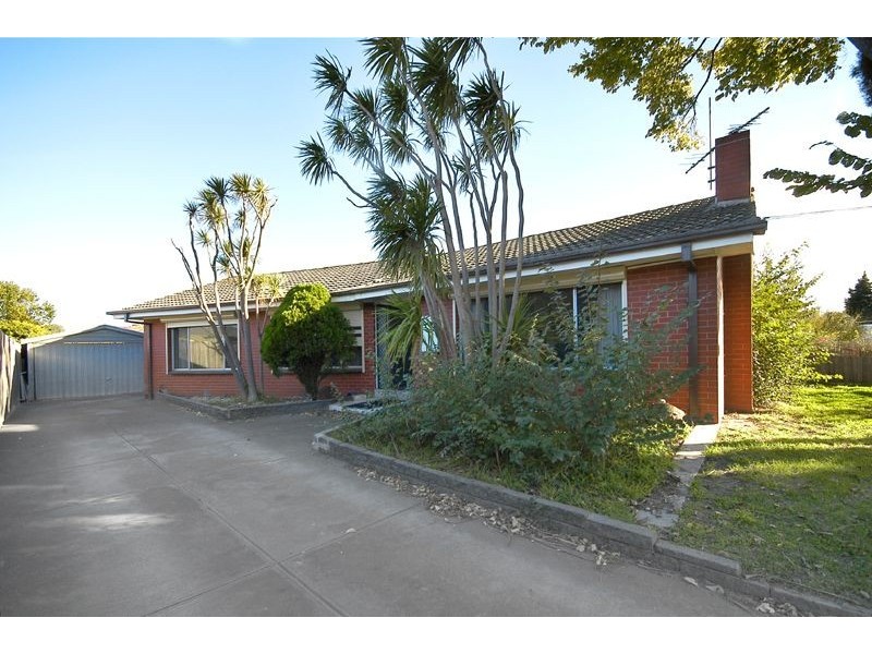 15 Lloyd Avenue, Epping VIC 3076