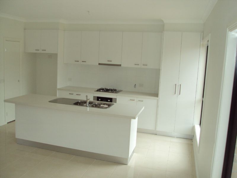 2/38-40 Coulstock Street, Epping VIC 3076