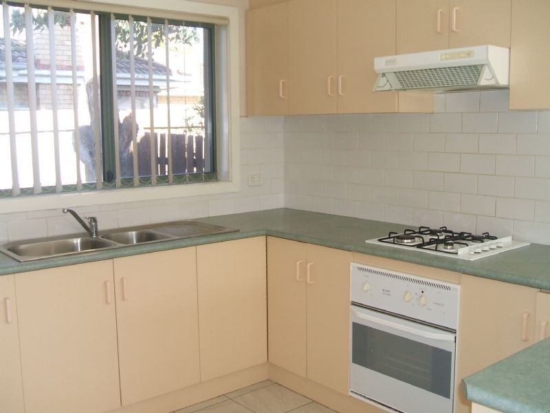 2/11 Memorial Avenue, Epping VIC 3076