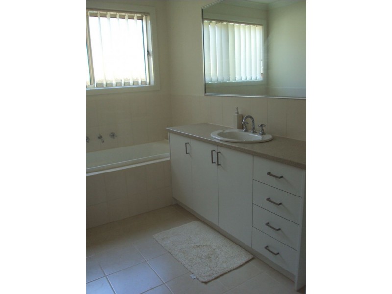 20 Methven Avenue, South Morang VIC 3752