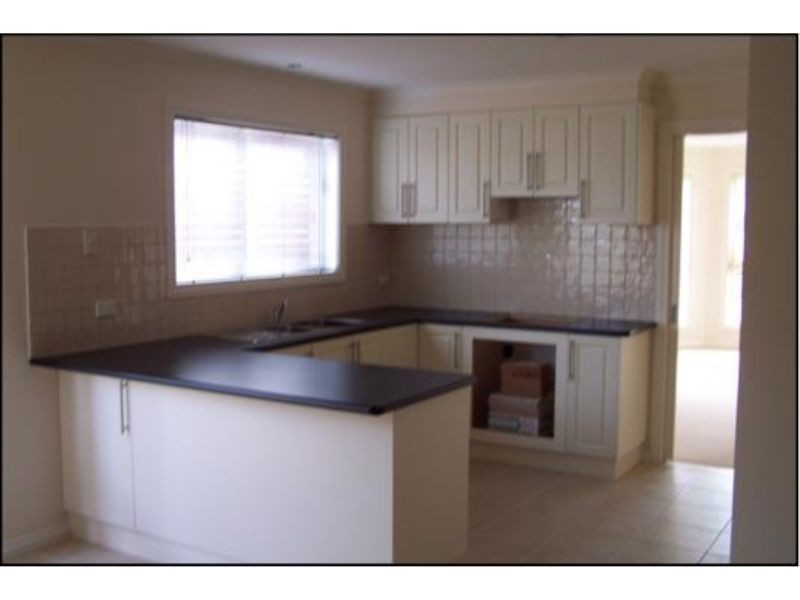 14 Neddletail Crescent, South Morang VIC 3752