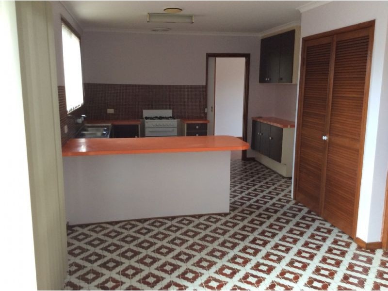 24 Pinetree Crescent, Lalor VIC 3075