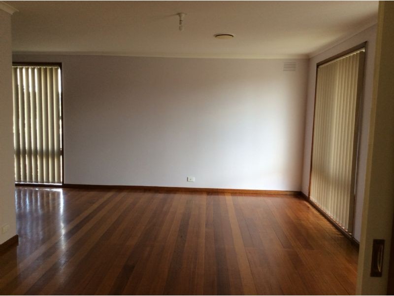 24 Pinetree Crescent, Lalor VIC 3075