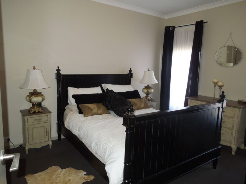 39 Manor House Drive, Epping VIC 3076