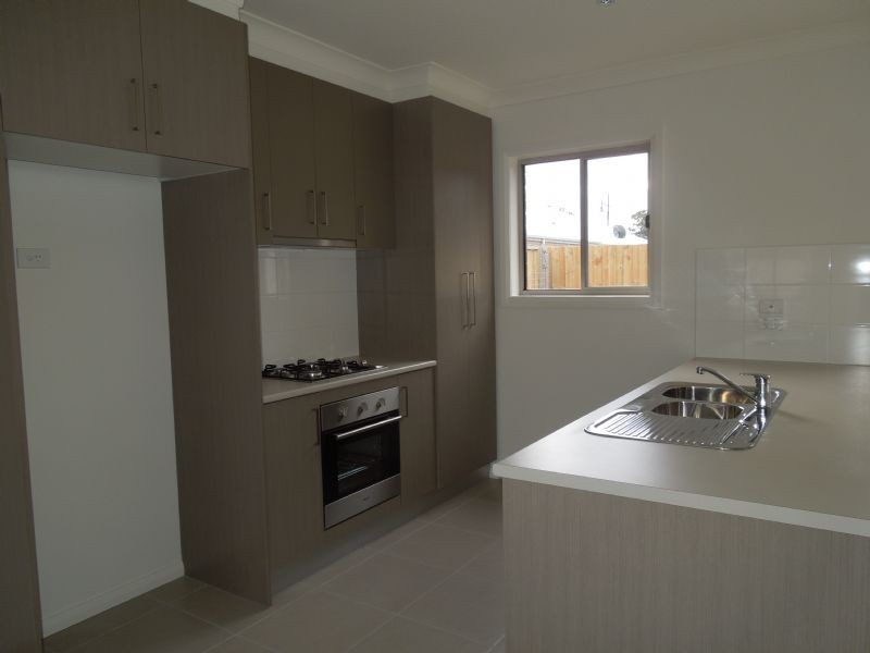 2/65 Craigmoor Crescent, Mernda VIC 3754