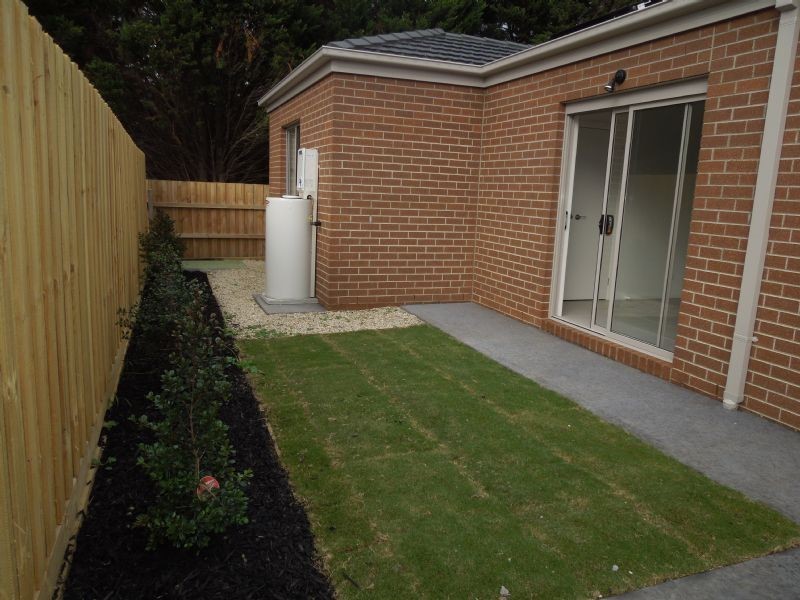 2/65 Craigmoor Crescent, Mernda VIC 3754