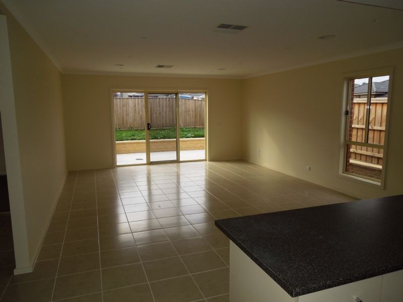 29 Dunraven Crescent, Doreen VIC 3754