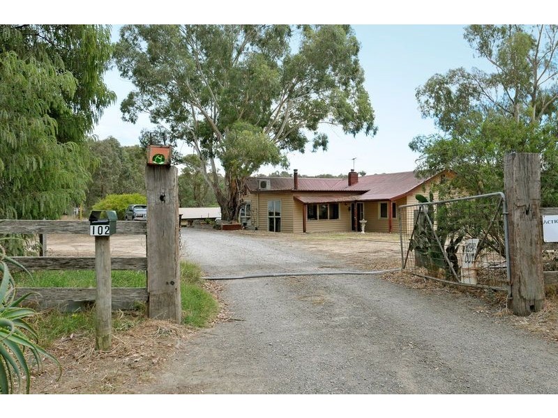 102 Browns Lane, Plenty VIC 3090