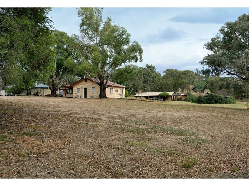 102 Browns Lane, Plenty VIC 3090