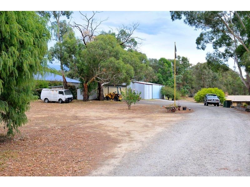 102 Browns Lane, Plenty VIC 3090