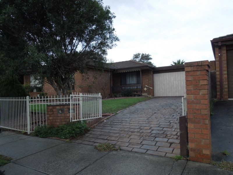 8 Mcclelland Drive, Mill Park VIC 3082