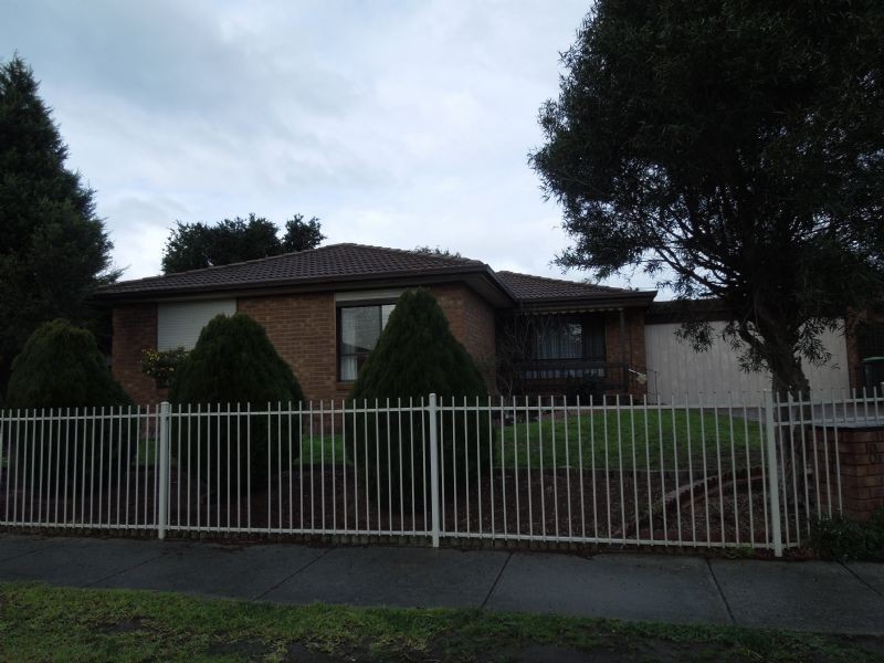 8 Mcclelland Drive, Mill Park VIC 3082