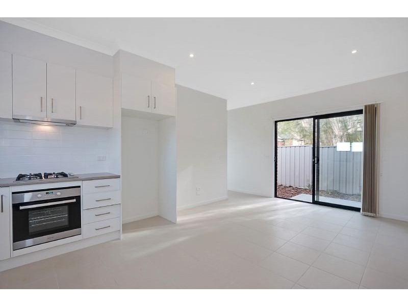 1 & 2/5 Edith Street, Epping VIC 3076