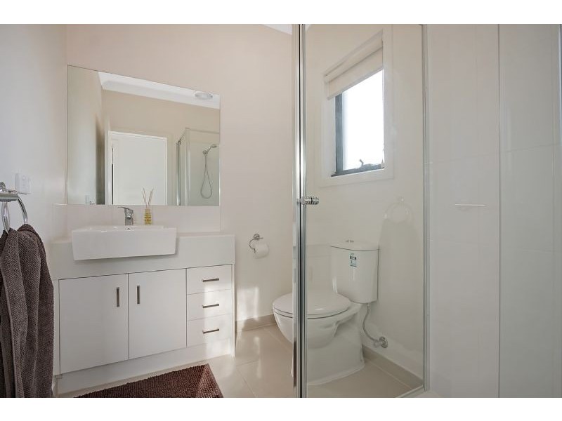 1 & 2/5 Edith Street, Epping VIC 3076