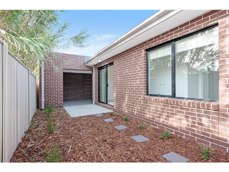 1 & 2/5 Edith Street, Epping VIC 3076