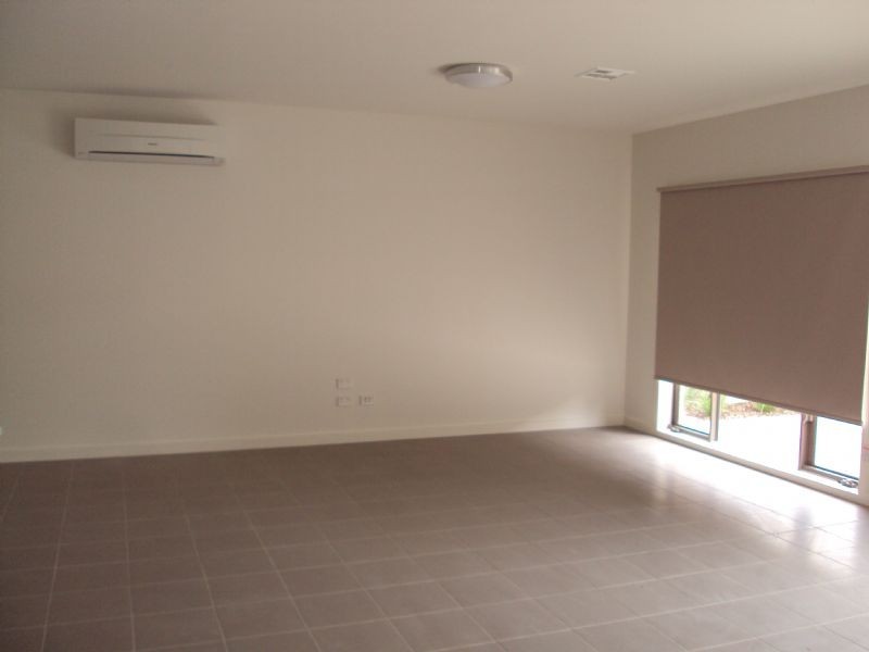 2/23 Neil Street, Hadfield VIC 3046