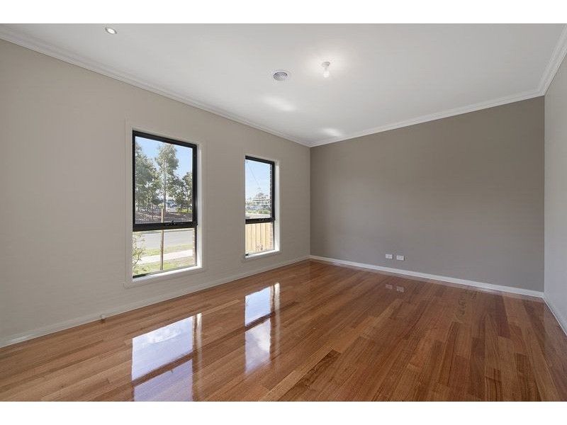 a/213 Hilton Street, Glenroy VIC 3046