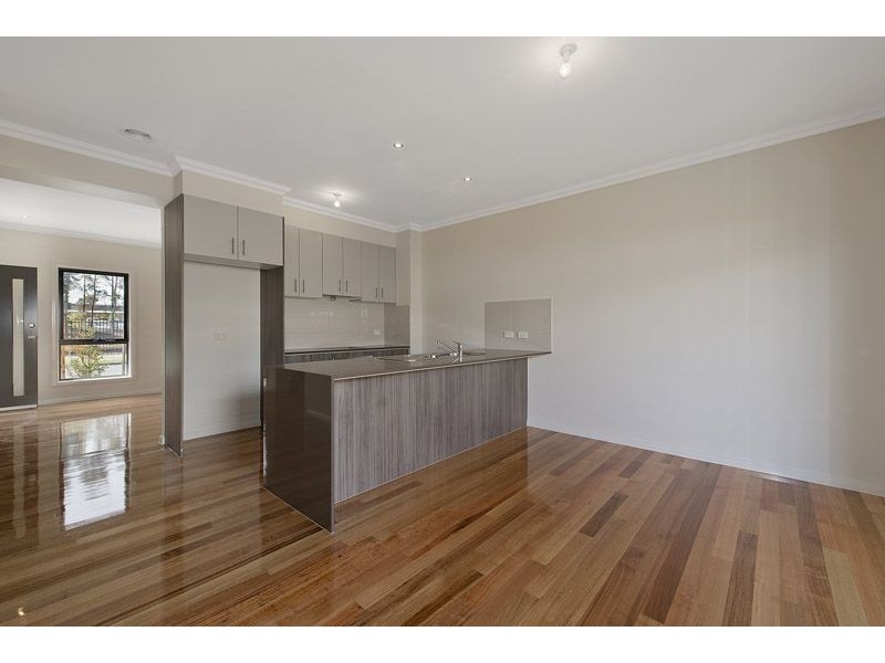 a/213 Hilton Street, Glenroy VIC 3046