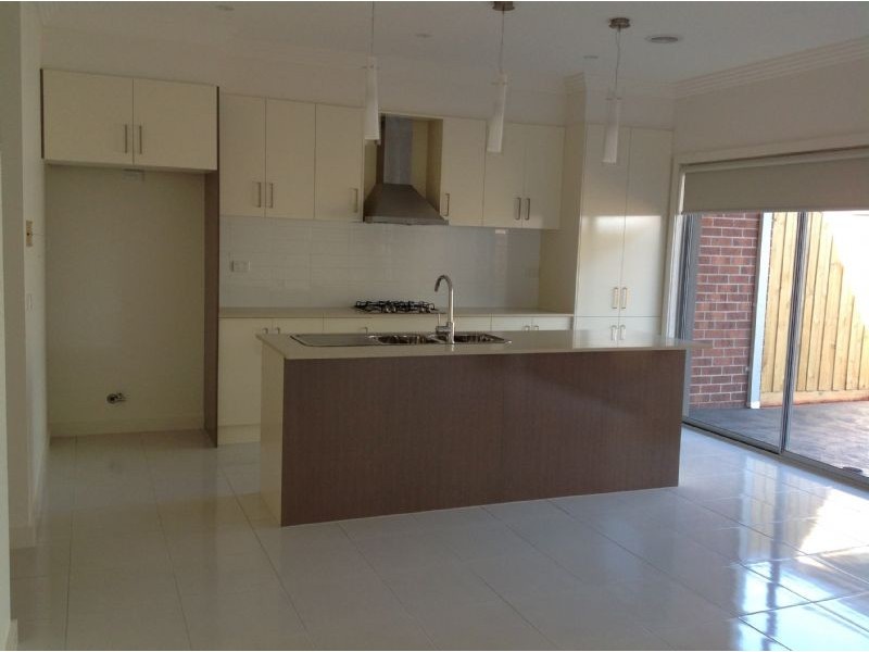 6 Snap Dragon Street, South Morang VIC 3752