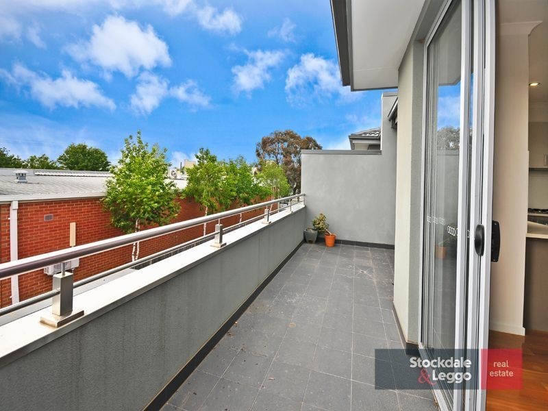 8 Mustang Lane, Thomastown VIC 3074
