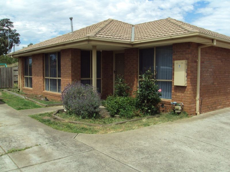 B/21 Woolnough Drive, Mill Park VIC 3082