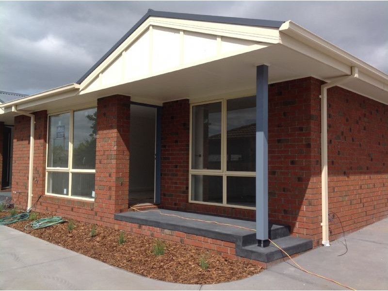 2/13-15 Houston Street, Epping VIC 3076