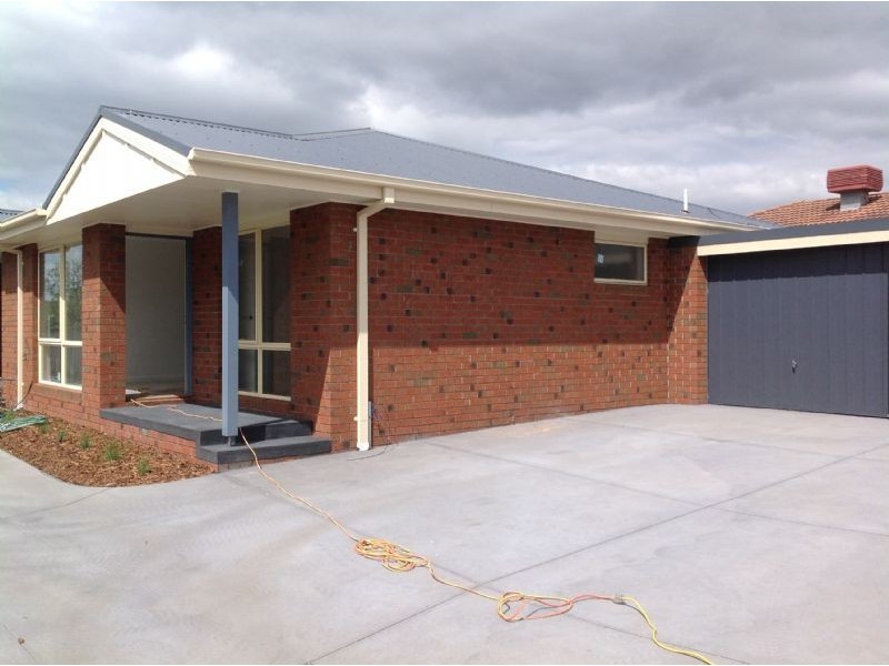 2/13-15 Houston Street, Epping VIC 3076