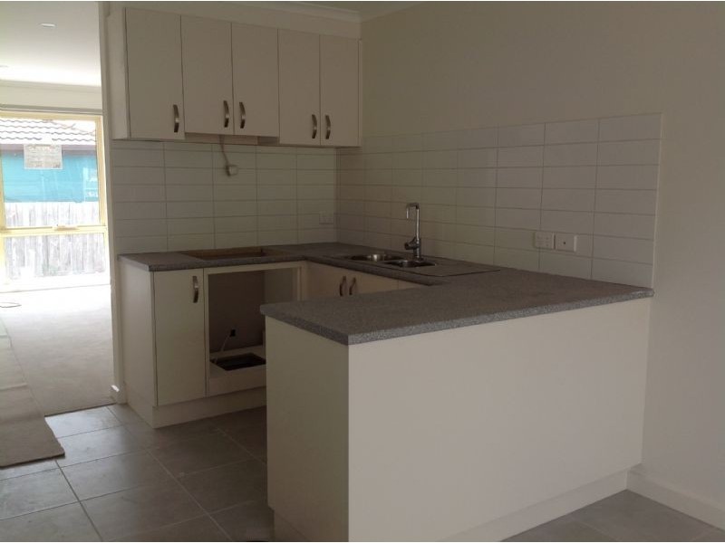 2/13-15 Houston Street, Epping VIC 3076
