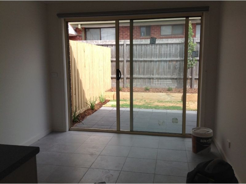 2/13-15 Houston Street, Epping VIC 3076