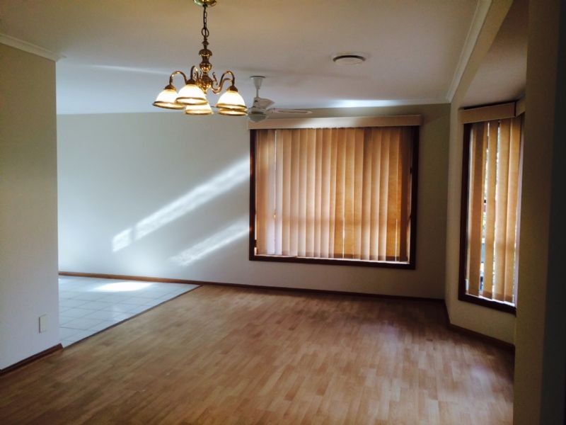 7 Comeram Court, Mill Park VIC 3082