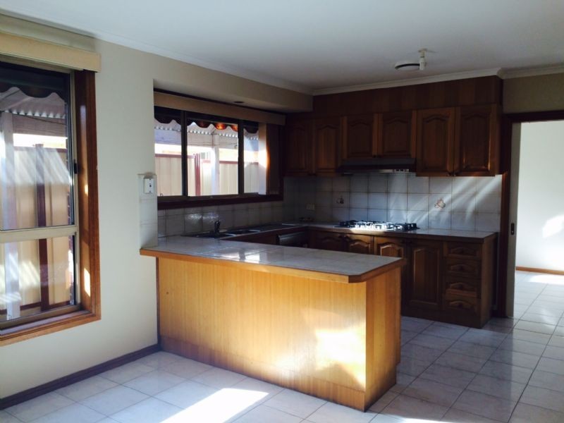 7 Comeram Court, Mill Park VIC 3082