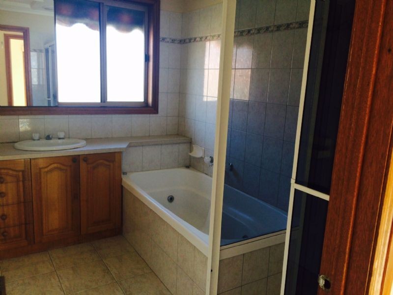 7 Comeram Court, Mill Park VIC 3082