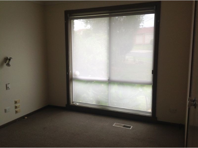 6 Teralba Close, Mill Park VIC 3082