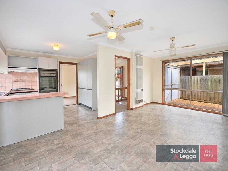 11 Meadow Glen Drive, Epping VIC 3076