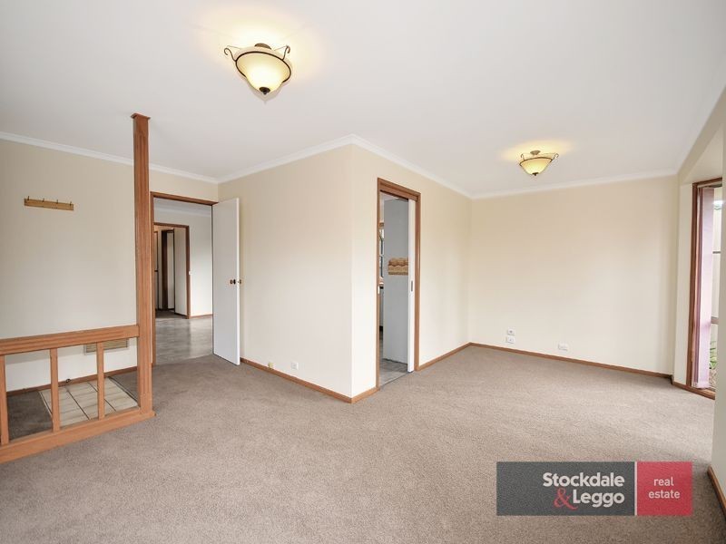 11 Meadow Glen Drive, Epping VIC 3076