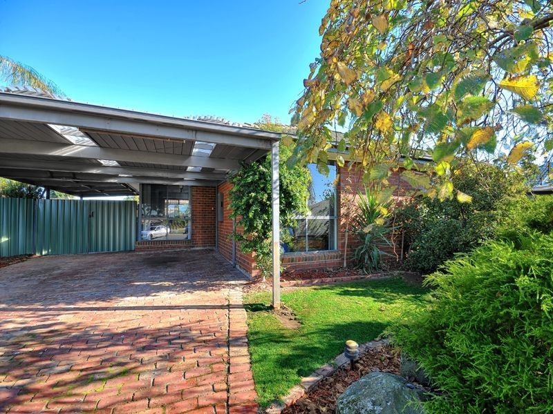 8 Trotting Place, Epping VIC 3076