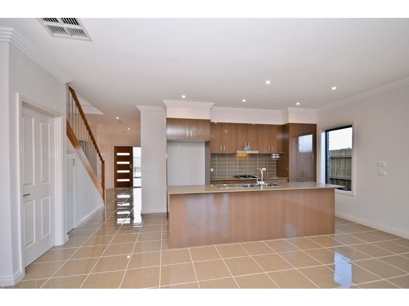 15 Snapdragon Street, South Morang VIC 3752