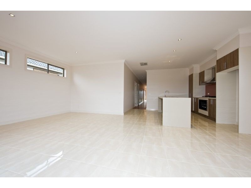 9 Marcasite Crescent, South Morang VIC 3752